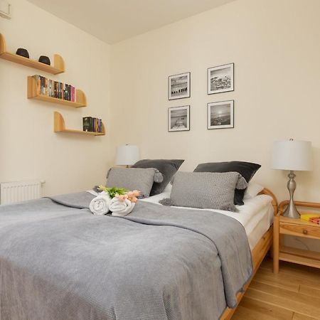 Osiedle Intenso Warszawa Wola By Noclegi Renters Luaran gambar